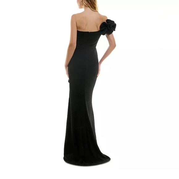 Juniors Elegant Black One-Shoulder Dress - Picture 2 of 7
